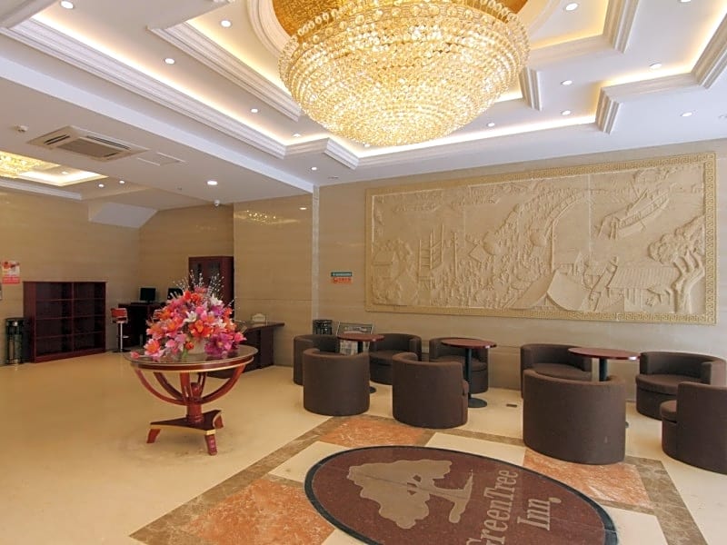 GreenTree Inn Zhenjiang Jurong Yalong Business Hotel