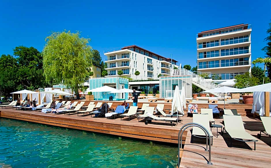 Lake's - My Lake Hotel