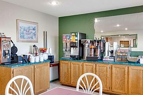 Super 8 by Wyndham Kennett