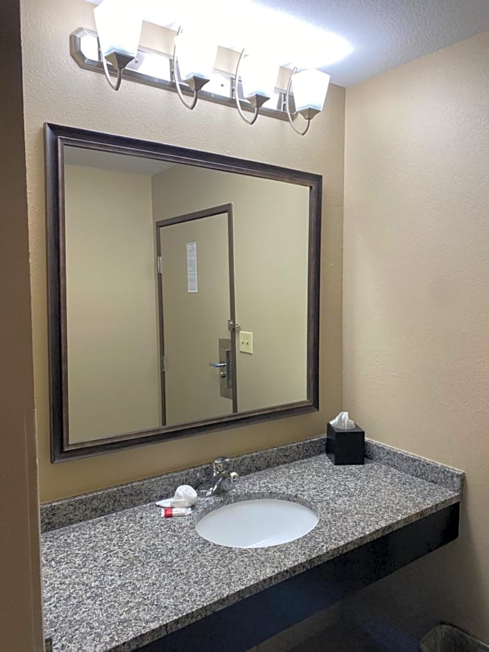Super 8 by Wyndham Independence KS