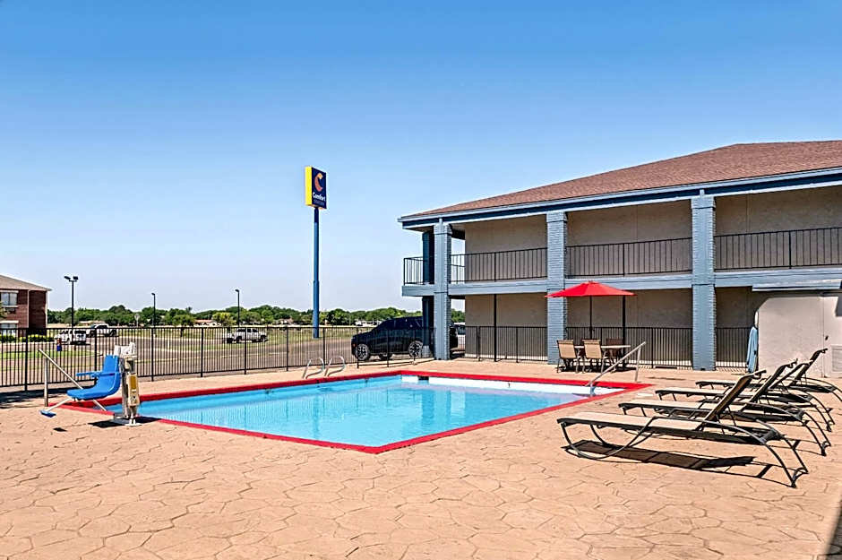 Quality Inn Plainview
