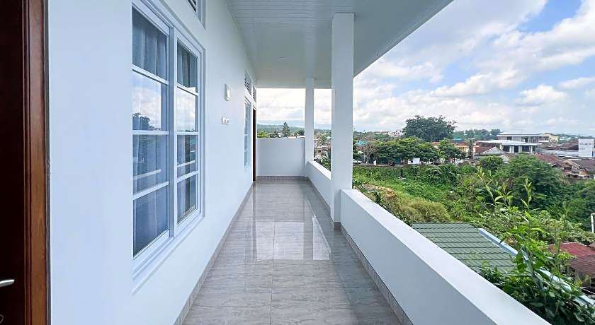 RedDoorz Syariah near Alun Alun Wonosobo 4