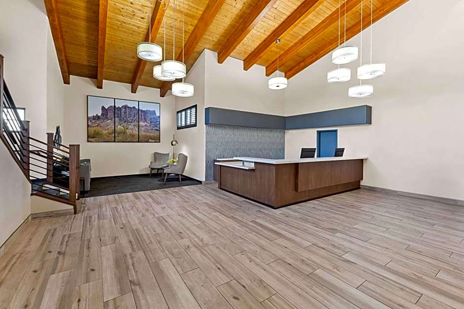 Days Inn & Suites by Wyndham Mesa Near Phoenix