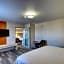 Holiday Inn Express Hotel & Suites Milwaukee Airport by IHG