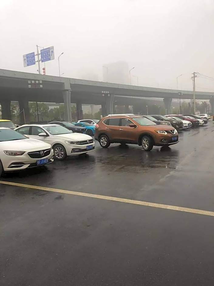 Hanting Hotel Wuhan Wangjiawan Sixin Avenue Metro Station