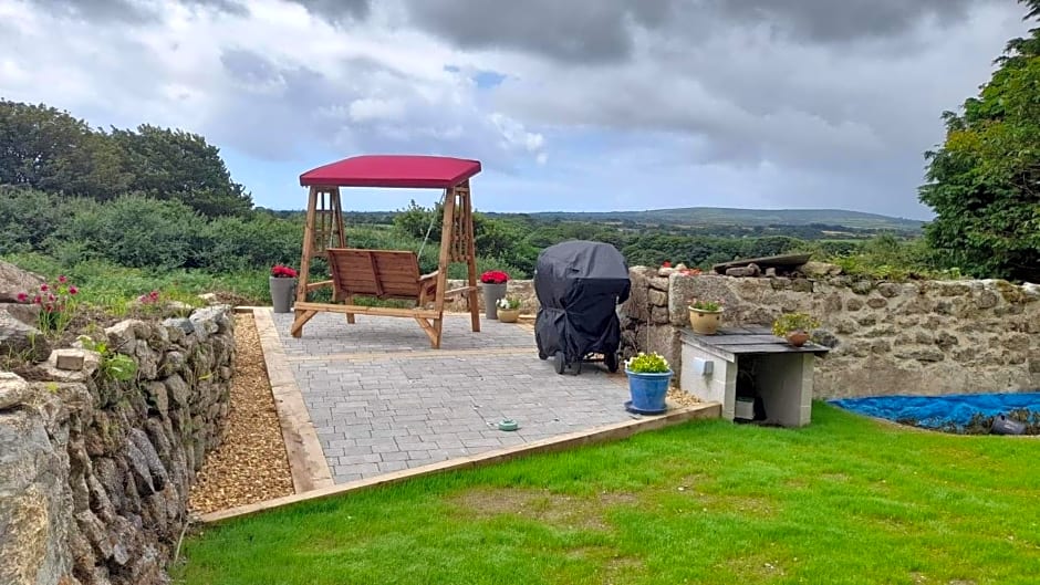 Luxurious property set in the heart of Cornwall with breathtaking views -Rhubarb Cottage