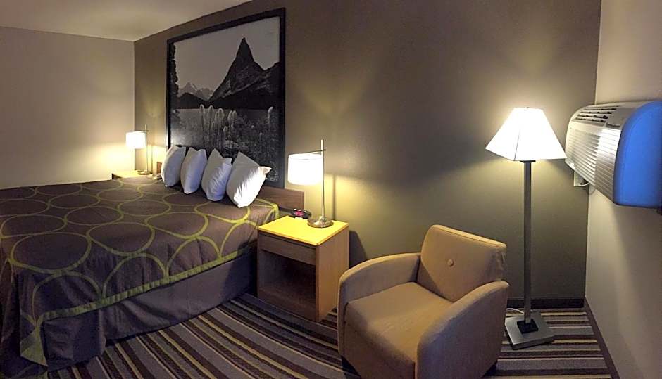 Super 8 by Wyndham Dillon