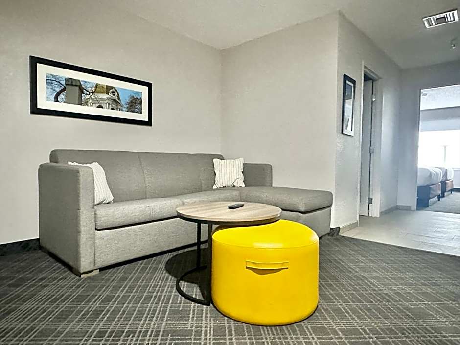 Comfort Inn & Suites Cartersville - Emerson Lake Point