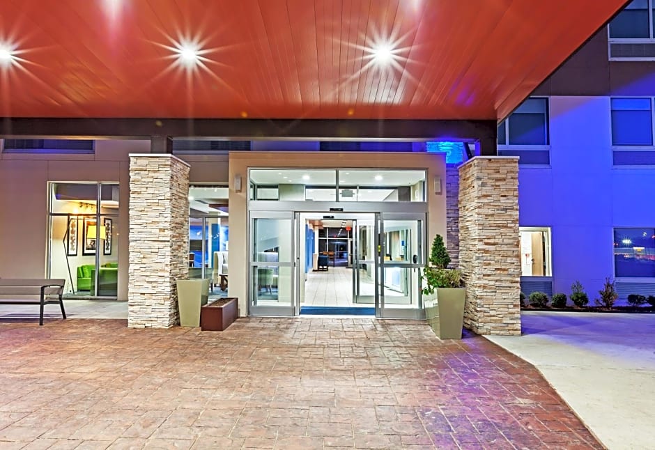 Holiday Inn Express and Suites Tulsa West - Sand Springs, an IHG Hotel