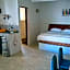 Kaleb's Beachfront Serviced Studio Apartments