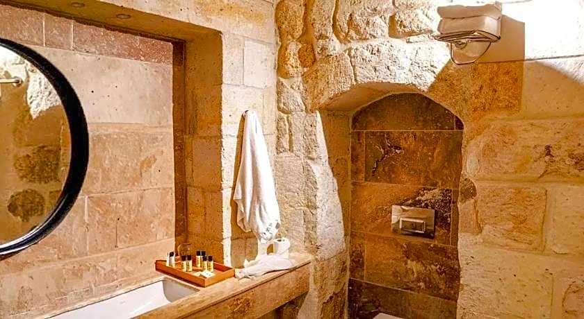 EVANTHIA CAVE SUITES