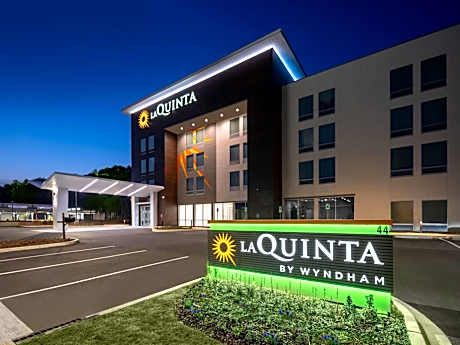 La Quinta by Wyndham Chelsea Birmingham