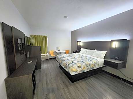 Deluxe King Room - Non-Smoking