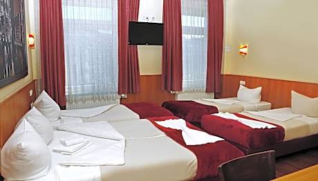 Quintuple Room (5 Adults)