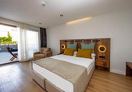 Deluxe Room with Balcony