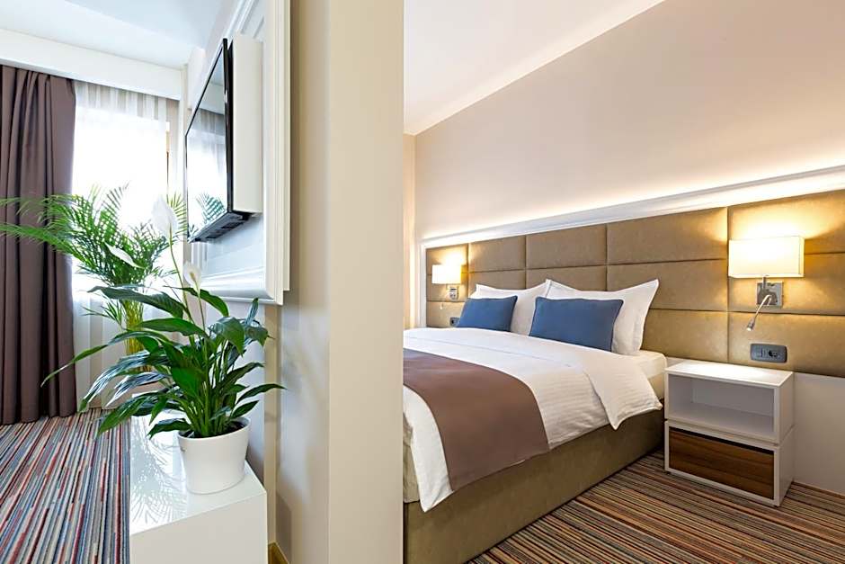 Hotel TESLA - Smart Stay Garni