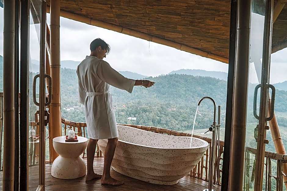 3 Bdr - Luxury Cliffside Bamboo Villa