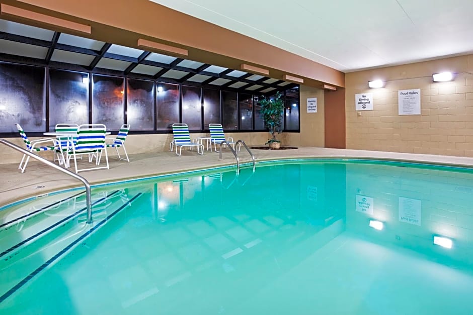 Holiday Inn Express Hotel & Suites Alcoa Knoxville Airport By IHG