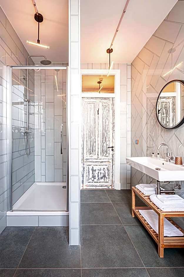 Will & Tate City Stay