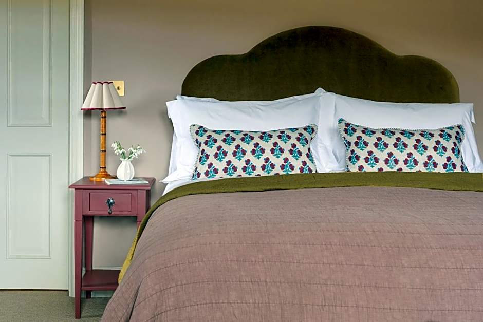 The Kirkstyle Inn & Sportsman Rest