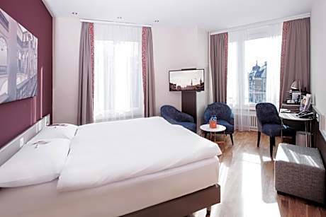 Standard Twin or King Room