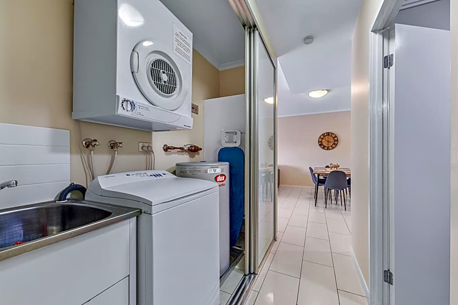 Airlie Summit Apartments