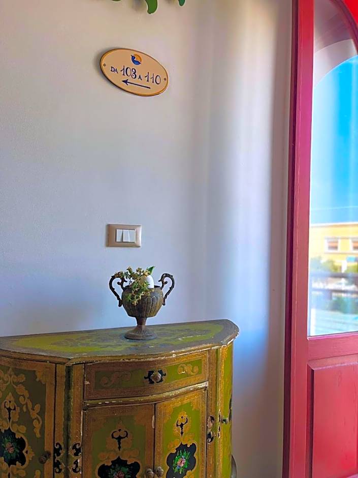 B&B Marina Sleep And Ship