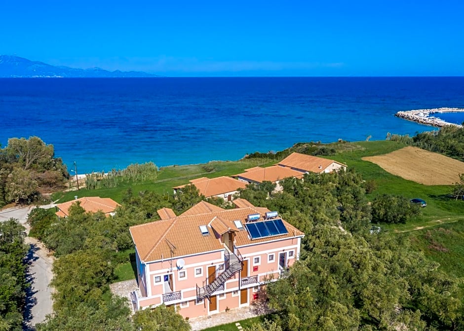 Kavos Psarou Studios & Apartments