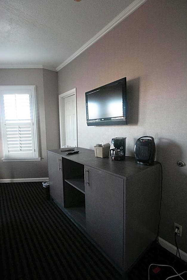Alpha Inn and Suites