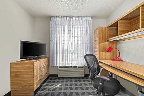 2 Bedroom 2 room Suite, 2 Queen Beds, sofabed