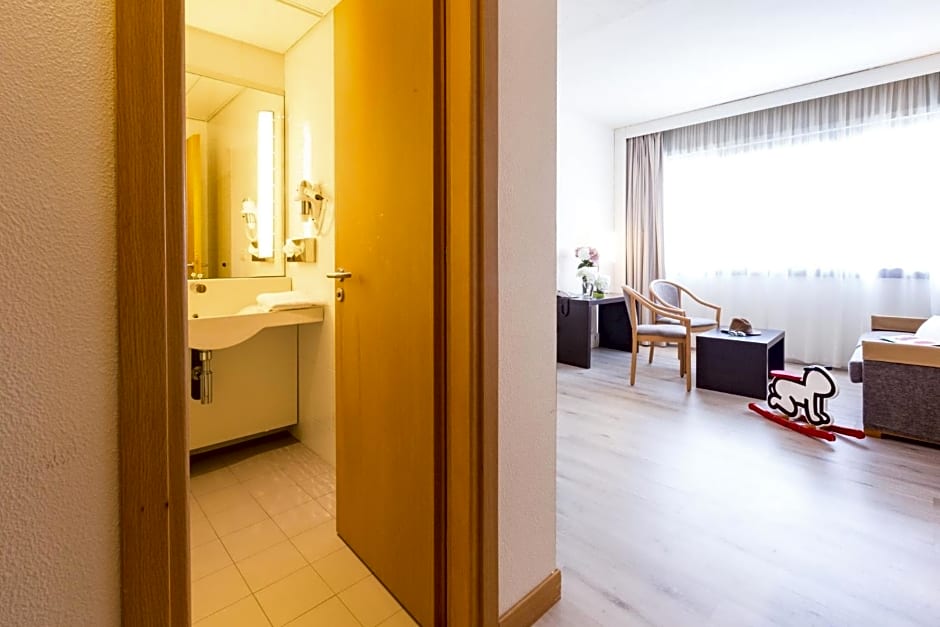 Living Place Hotel