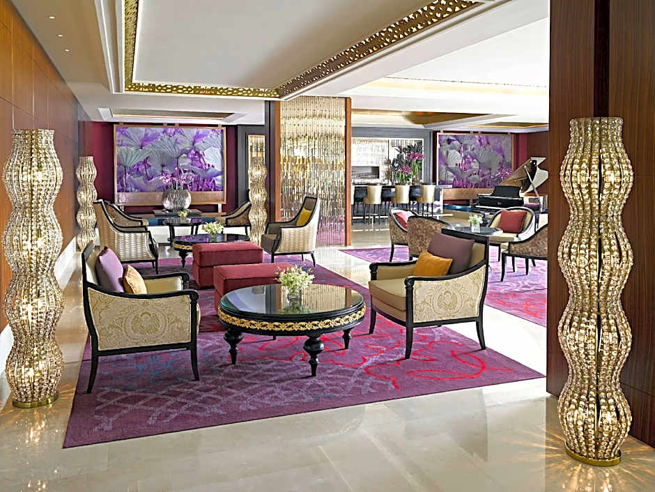 Dusit Thani Abu Dhabi Hotel