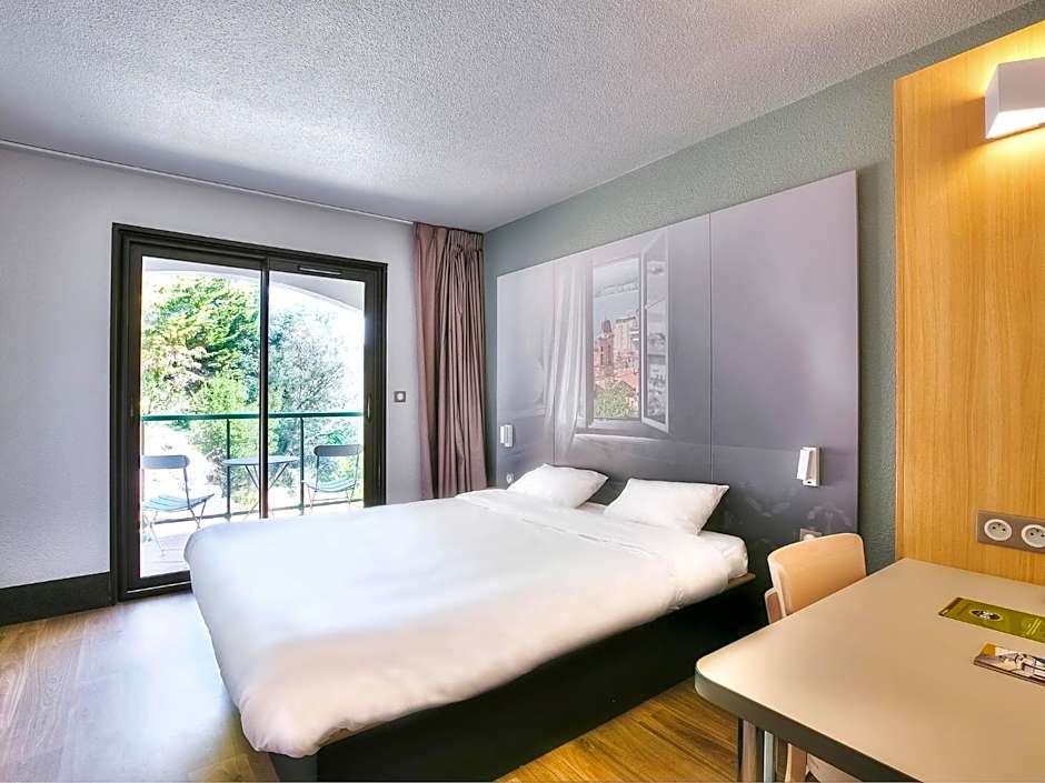 B&B Hôtel Villeneuve Loubet Village