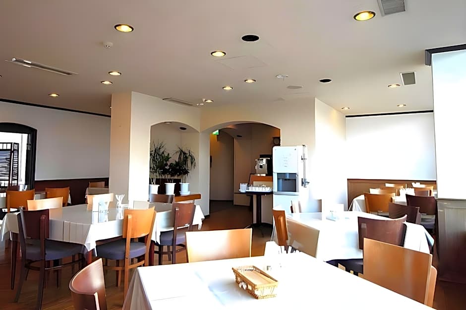 Hotel Okuni (Royal Inn Group)