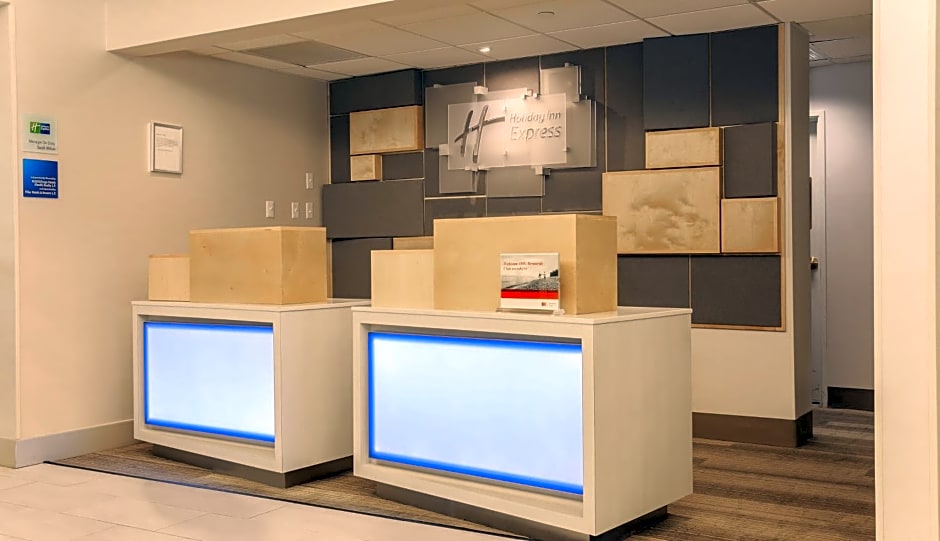 Holiday Inn Express Las Vegas South, an IHG Hotel