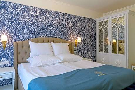 Villa Premiere VIP with individual pool (4 adults + 1 children)