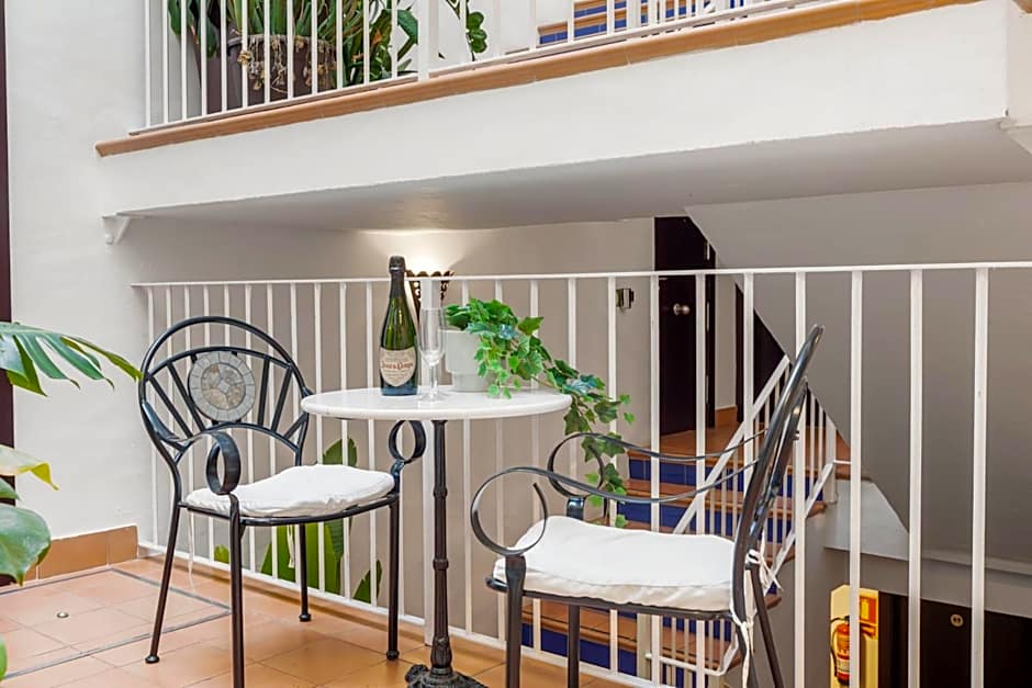 I AM La Posada Hotel and Apartment
