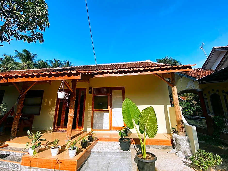 Sadewa homestay batukaras