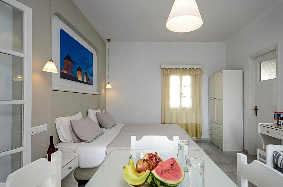 Birikos Studios & Apartments