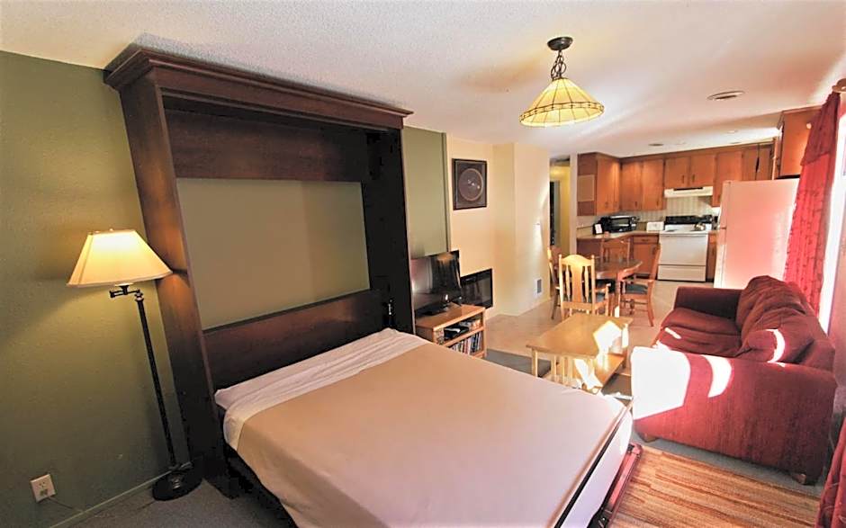 Alexander's Lodge