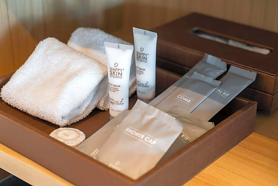 Away Bangkok Riverside Kene