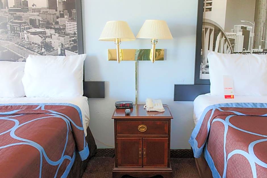 Super 8 By Wyndham Atlanta/Hartsfield Jackson Airport