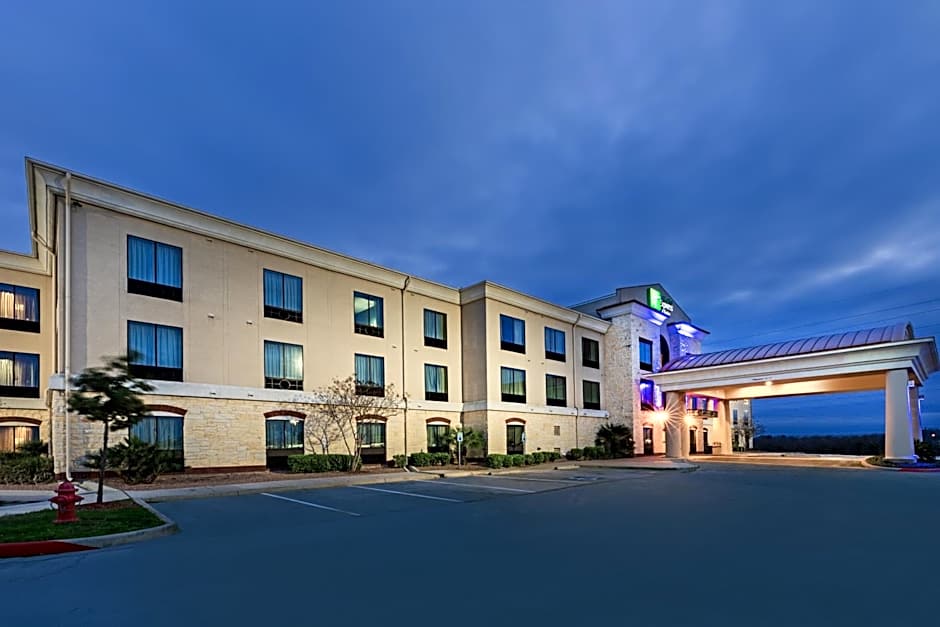 Holiday Inn Express Hotel & Suites Floresville By IHG