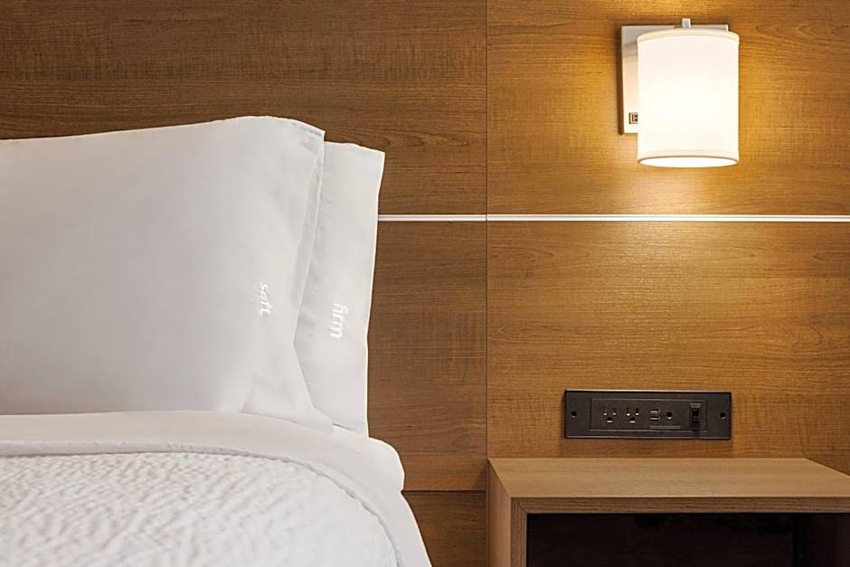 Holiday Inn Express Vancouver-Metrotown (Burnaby) By IHG