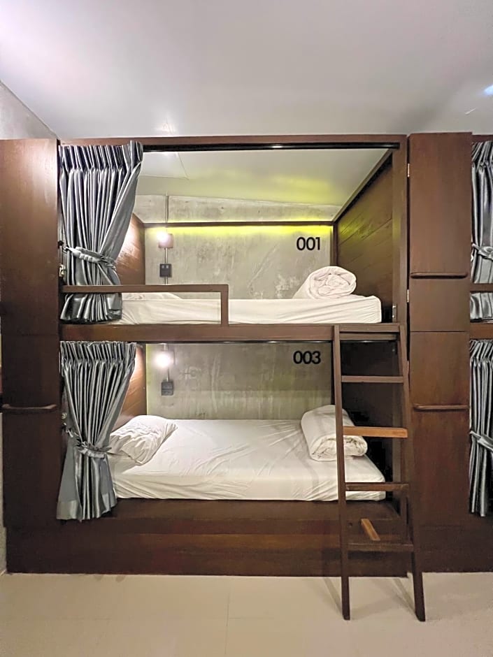 Ngeeb bed and EV station