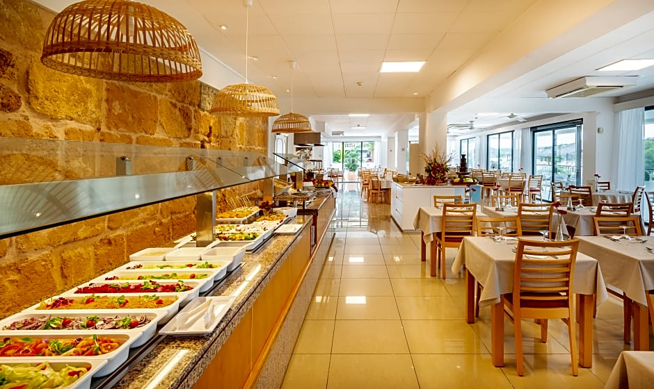 Hotel y Apartamentos Casablanca