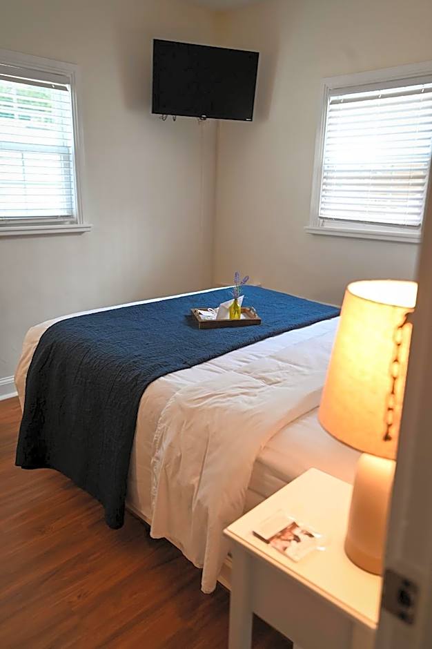 The Lakehouse Inn Geneva