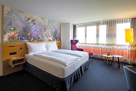 Deluxe Twin Lake View