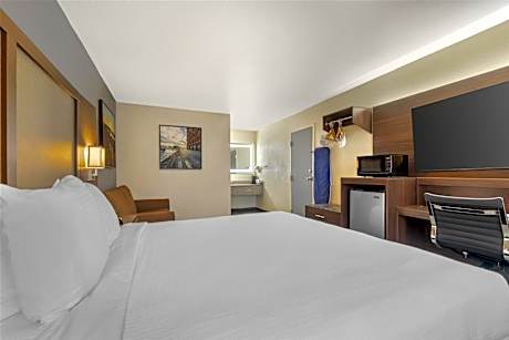 King Room with Sofa Bed - Non-Smoking