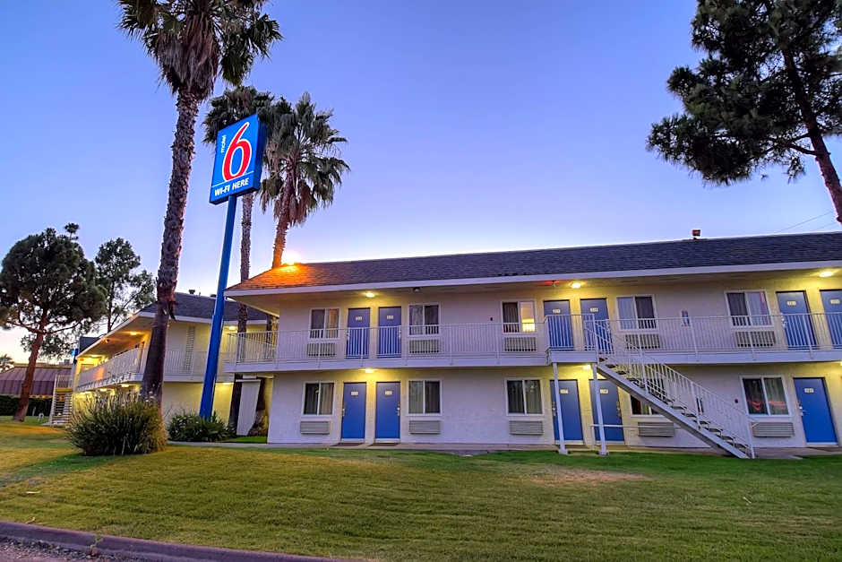 Motel 6-San Diego, CA - North